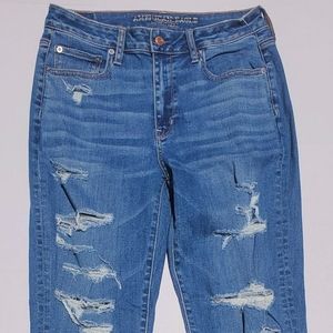 AMERICAN EAGLE OUTFITTERS BOYFRIEND RIPPED JEANS